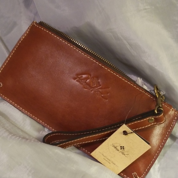 Patricia Nash Handbags - Patricia Nash Tan st. Croce